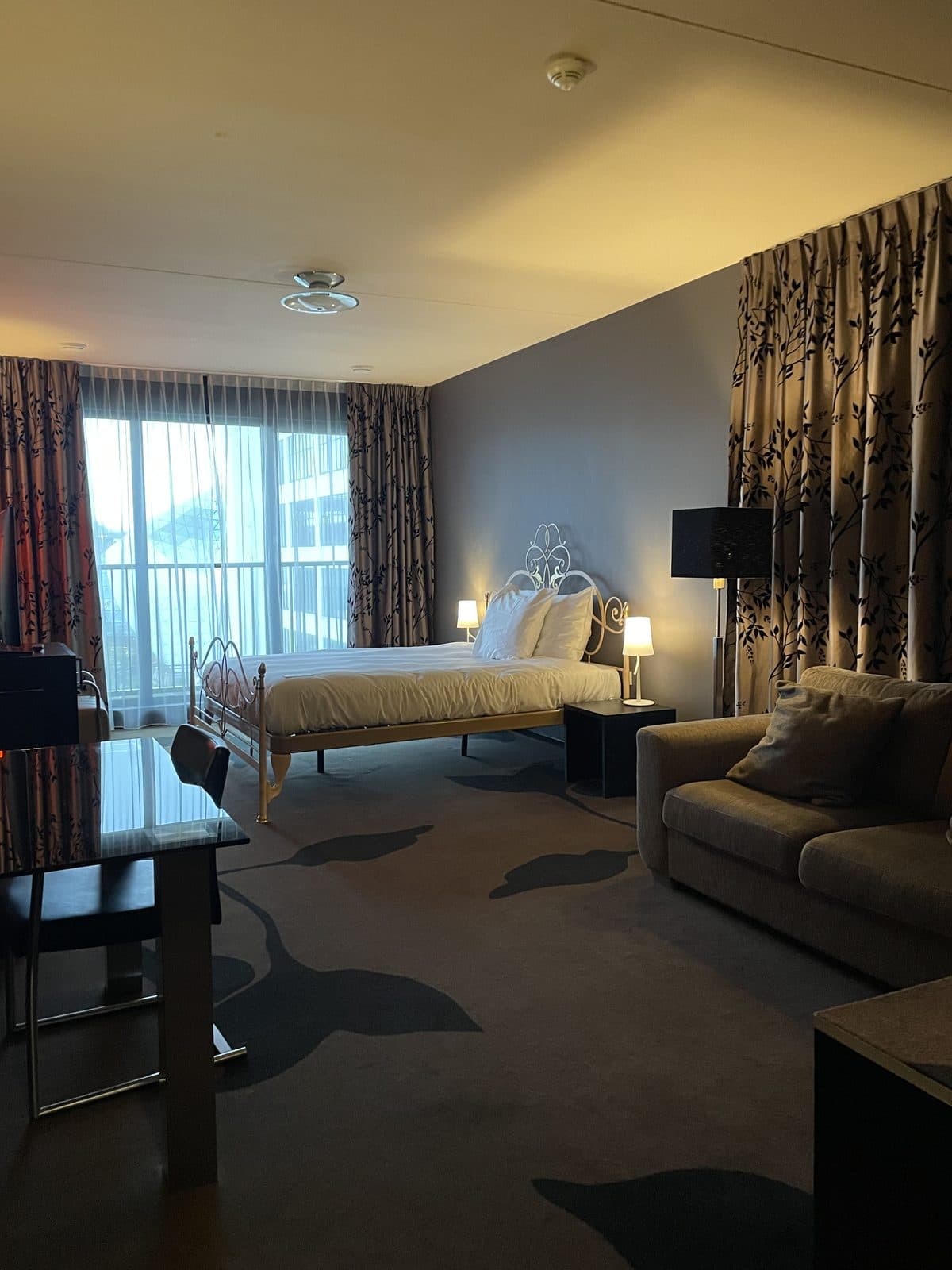 Hotelsuite bij Van der Valk Hotel na complete schilderkundige afwerking